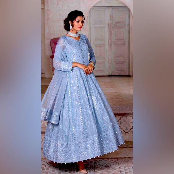 Beautiful Maxi Hand Crafted Fully Embroidered 🌺 - Picture 4 of 4